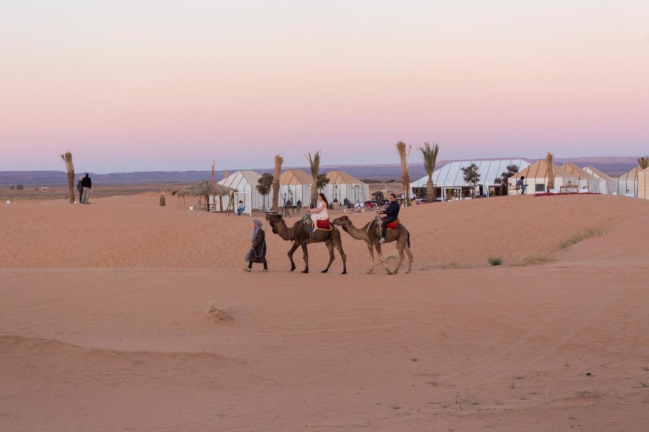 Hotel Nomadica Luxury Camp à Merzouga Extérieur photo